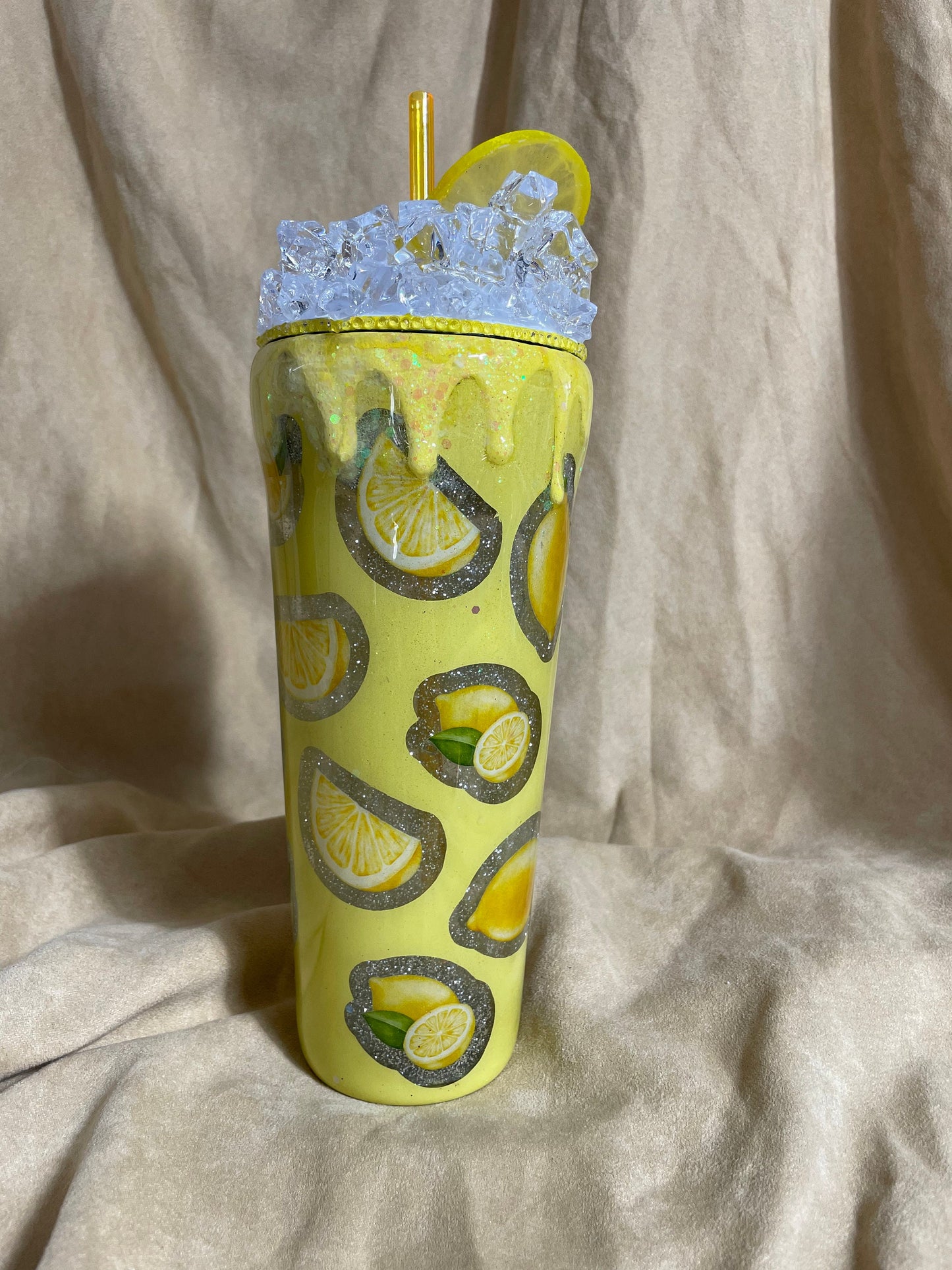 Lemonade Tumbler (the zest is yet to come) Peekaboo Snow Globe Tumbler (24oz) with ice and lemons topper.