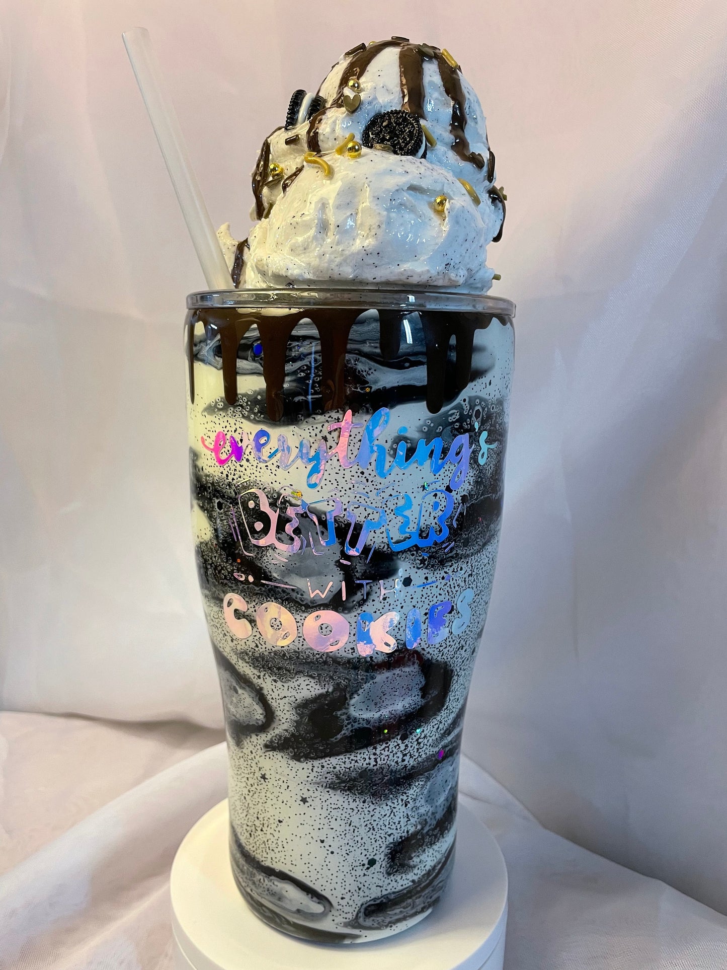 Cookies and Cream Ice Cream glitter tumbler with 3D ice cream removable topper for easy cleaning, mini Oreo cookies, 3d chocolate dripping