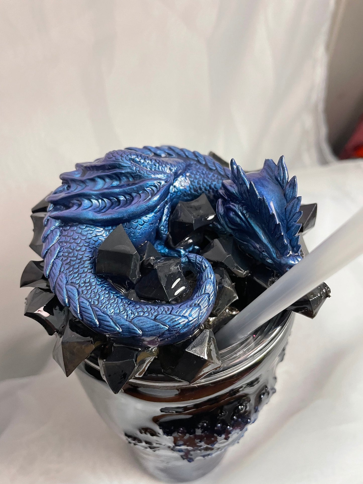 Dragon Tumbler, with 3D scales and eyes, 3D Lid Custom Tumbler. Hand placed dragon scales. Removable Lid decoration for easy cleaning.