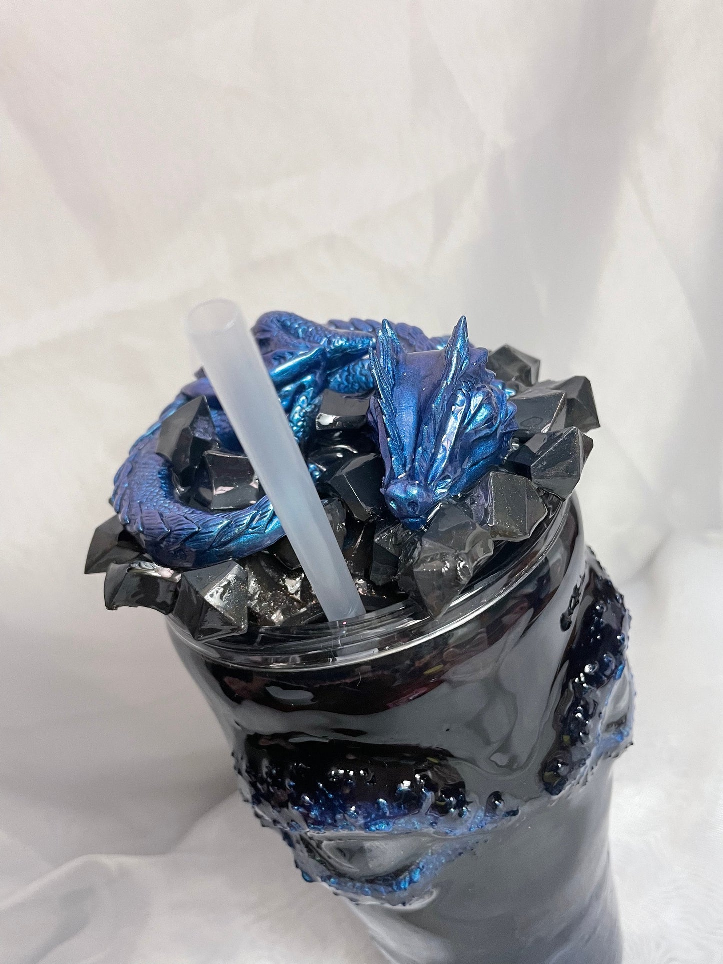 Dragon Tumbler, with 3D scales and eyes, 3D Lid Custom Tumbler. Hand placed dragon scales. Removable Lid decoration for easy cleaning.