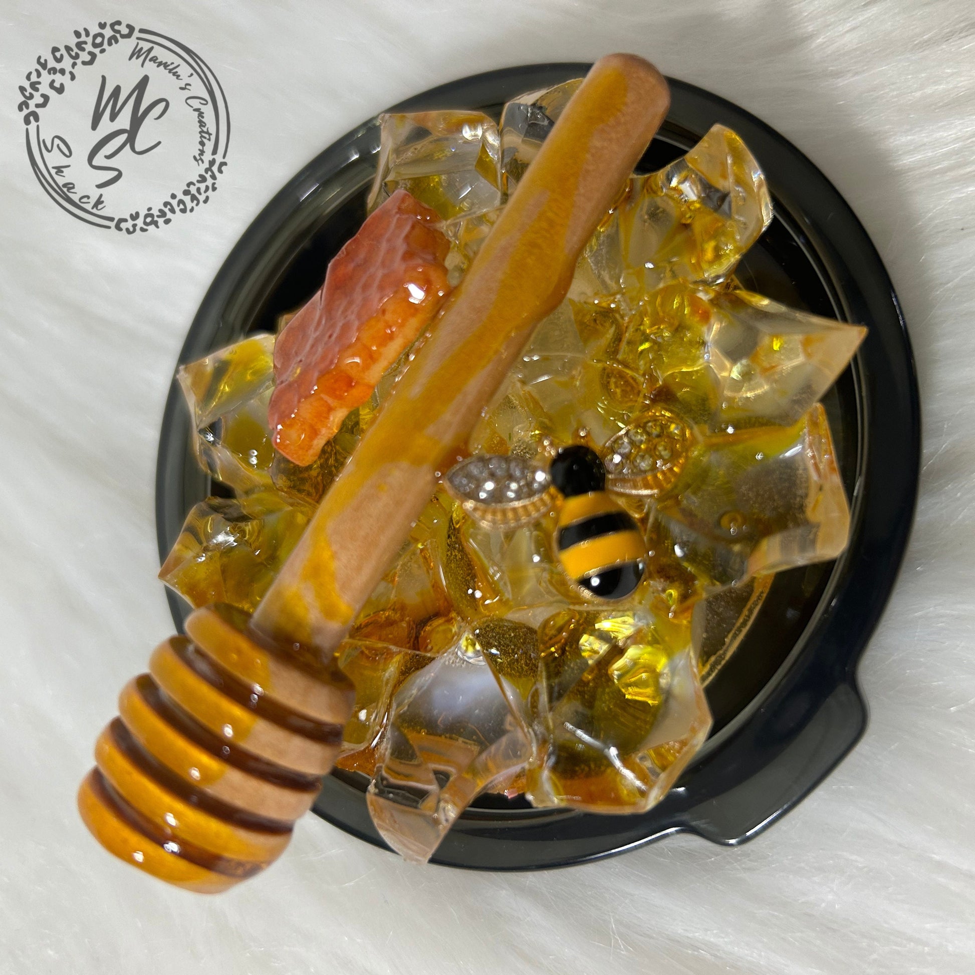 Honey Bee removable tumbler topper and lid for different size tumblers. Honey comb topper replacement lid. Tumbler top