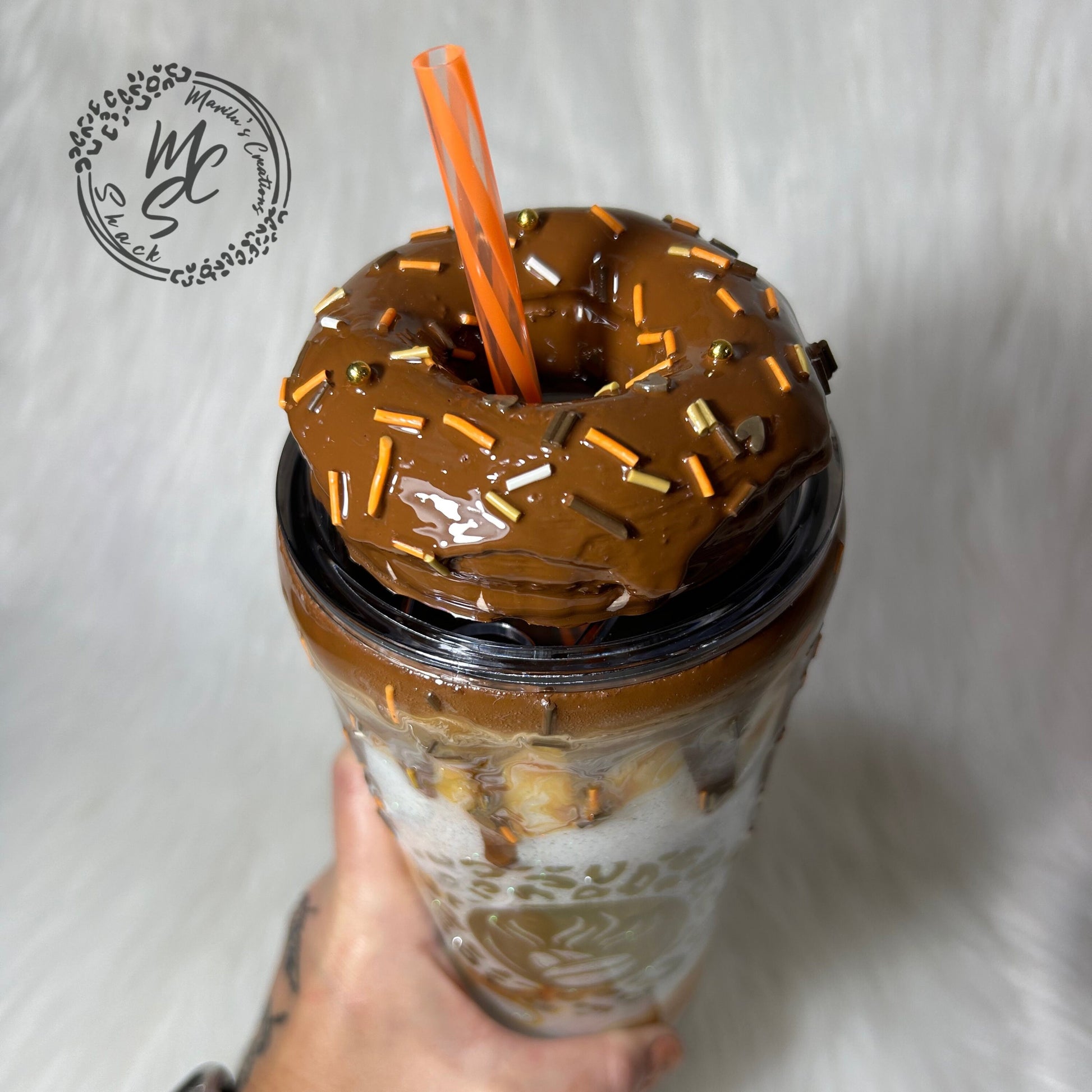 Caramel mocha donut Tumbler, 3d donut tumbler with caramel color dripping removable topper and sprinkles. 3d dripping glitter tumbler.