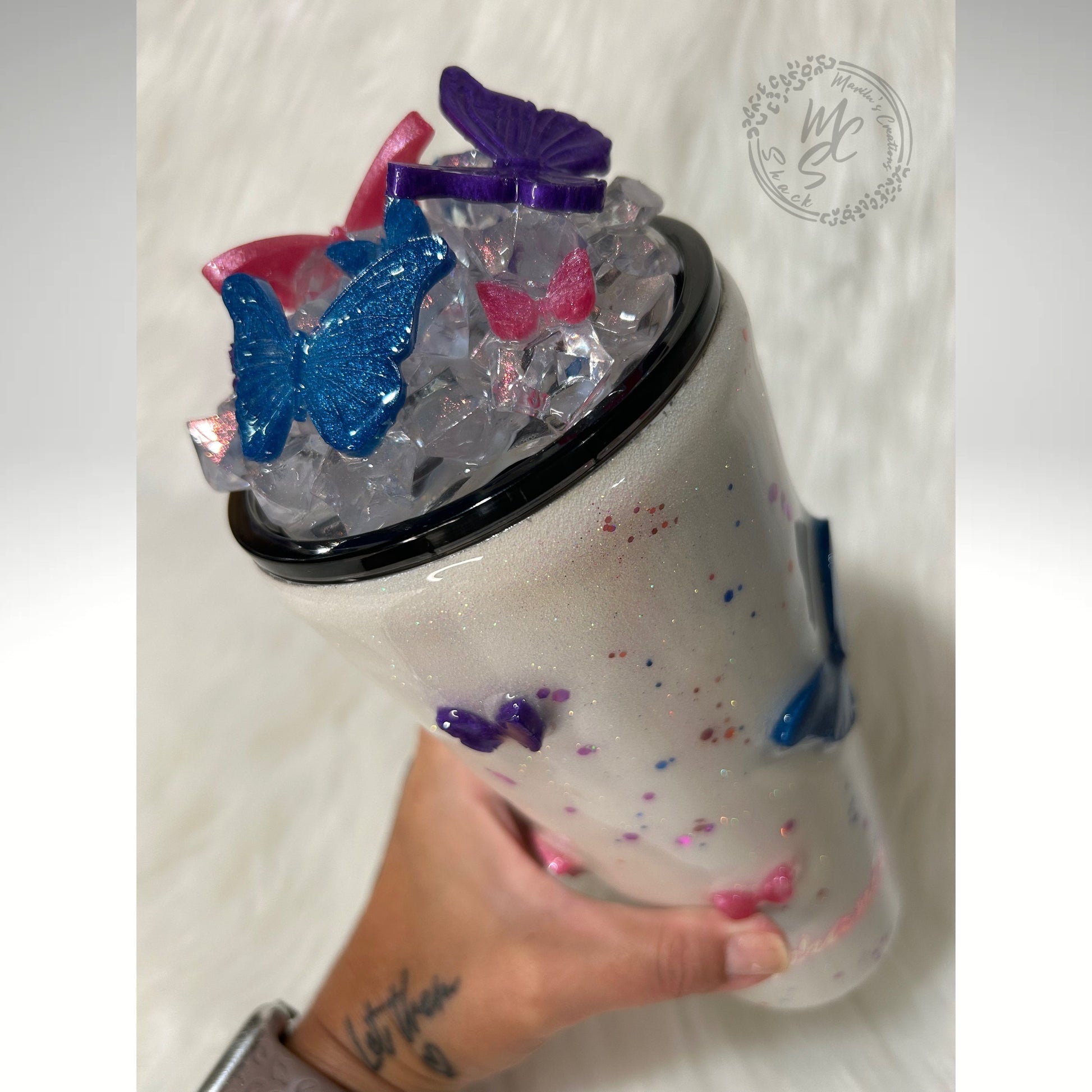 Butterflies Tumbler with 3D butterflies and 3D removable butterflies lid topper. Pink, Purple and Blue, personalized gift for her.