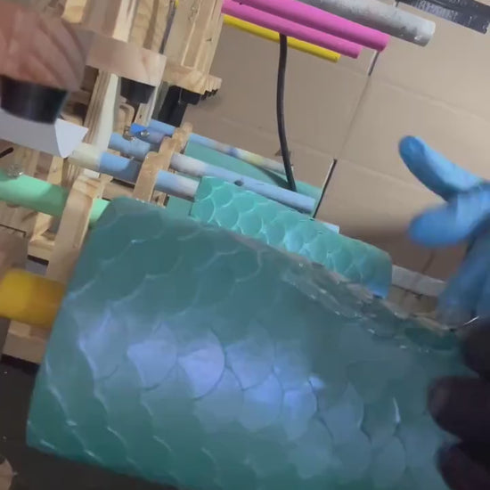 3D Mermaid Scale Tumbler: Faux Pearl Seashell Lid, Insulated Cup