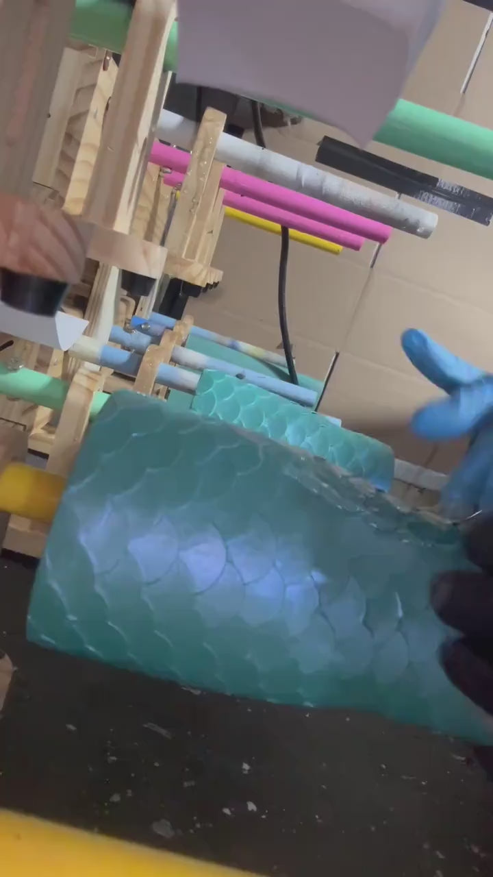 3D Mermaid Scale Tumbler: Faux Pearl Seashell Lid, Insulated Cup